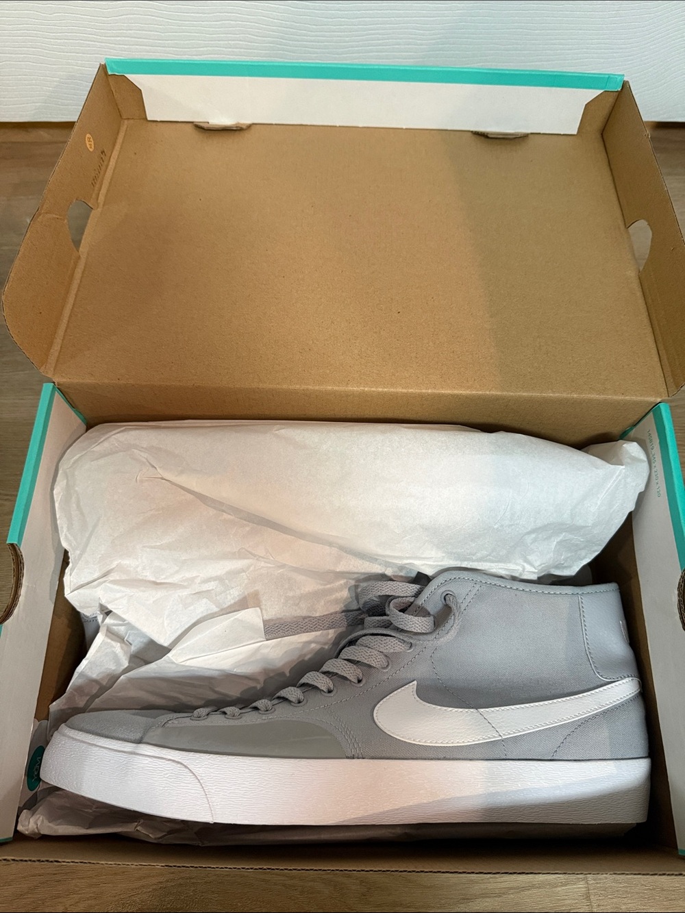 Nike Men’s Light Grey Blazer Mid with White Swoosh